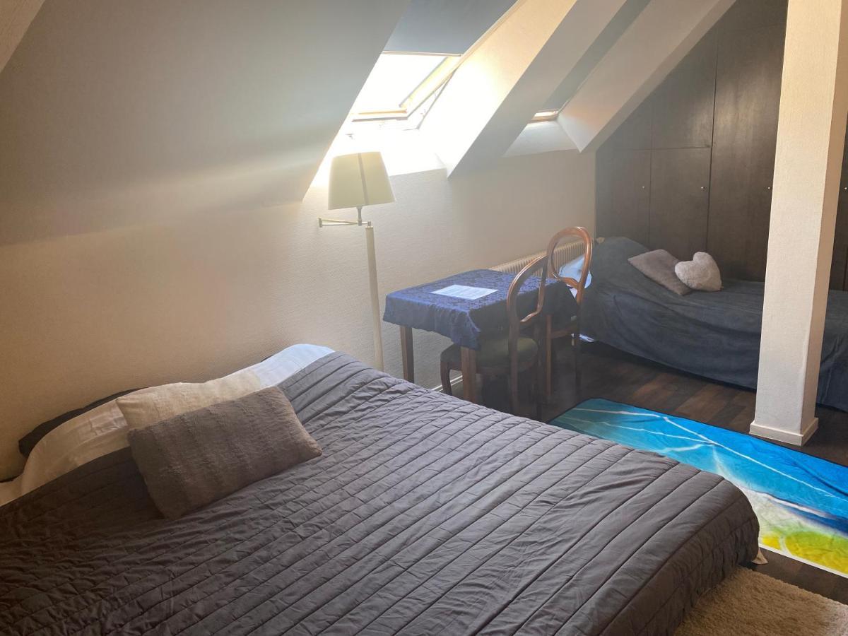 Chambres Privatives Chez L'Habitant 게브윌러 외부 사진