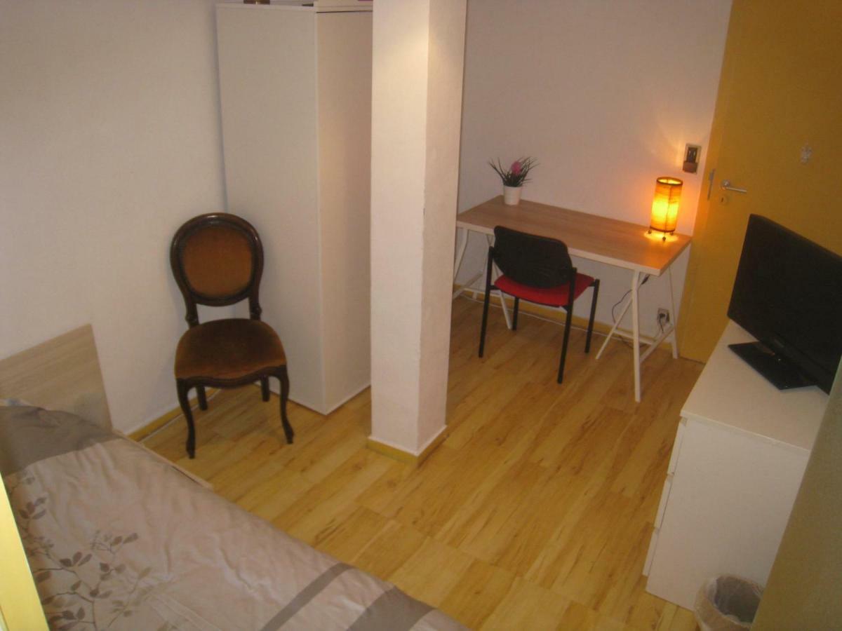 Chambres Privatives Chez L'Habitant 게브윌러 외부 사진