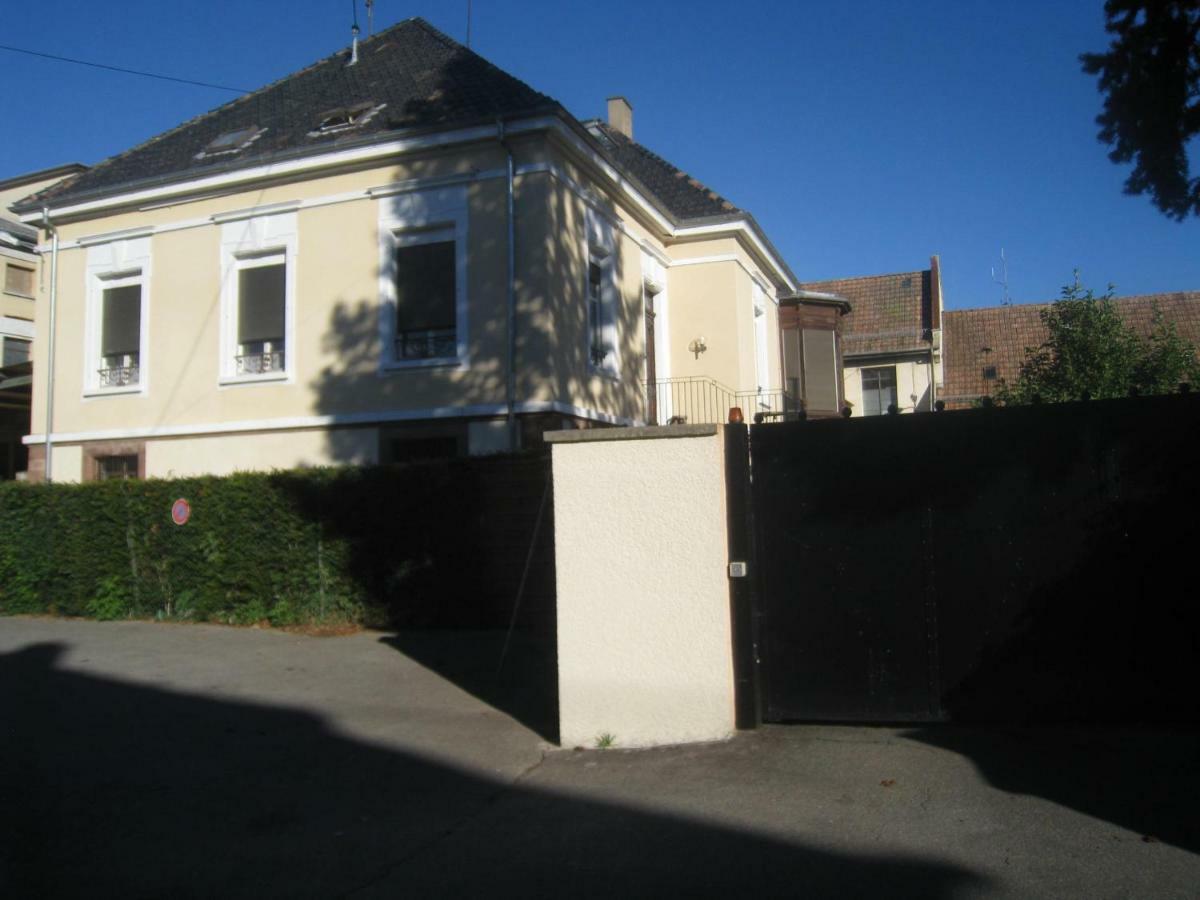 Chambres Privatives Chez L'Habitant 게브윌러 외부 사진
